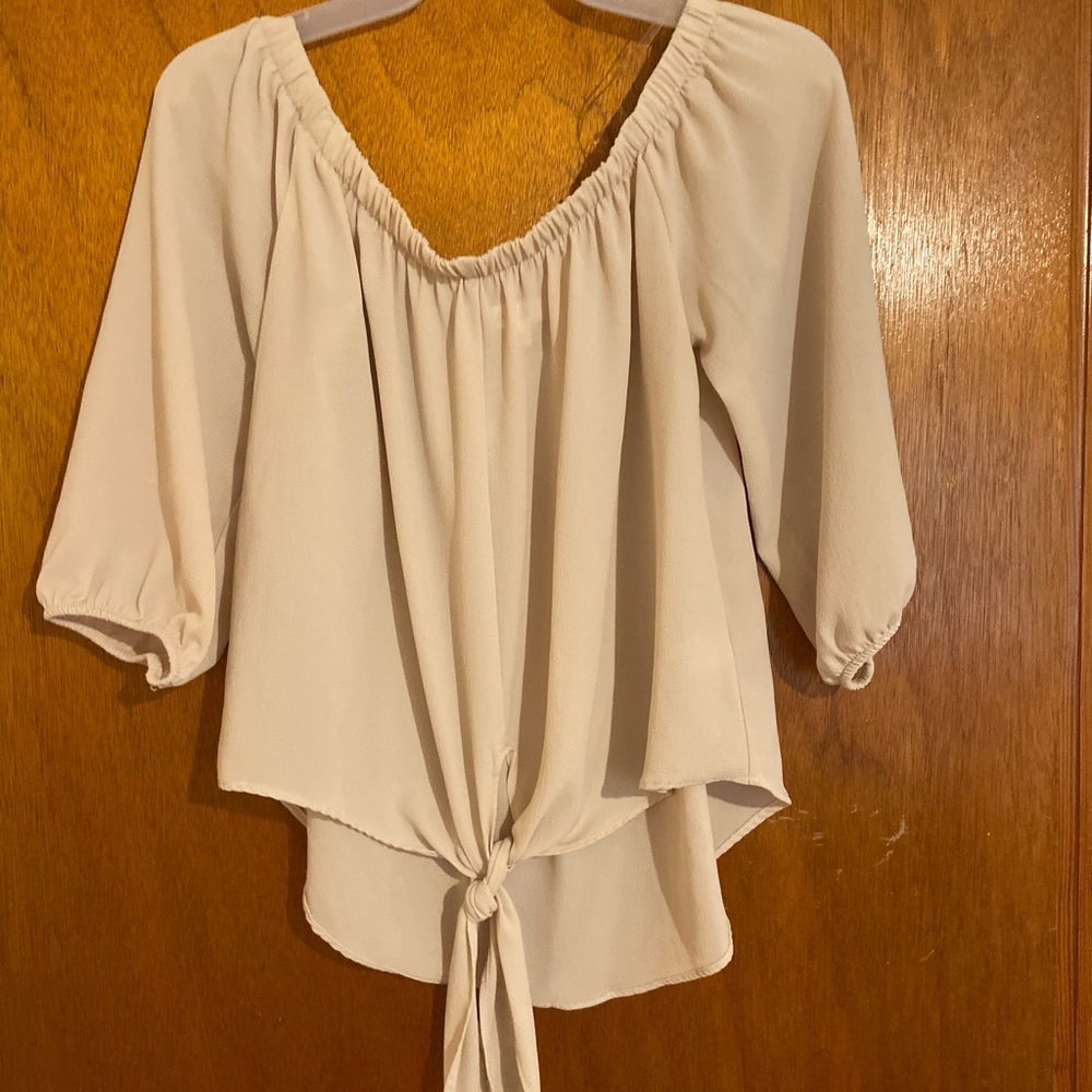off-shoulder blouse! - Picture 2 of 3